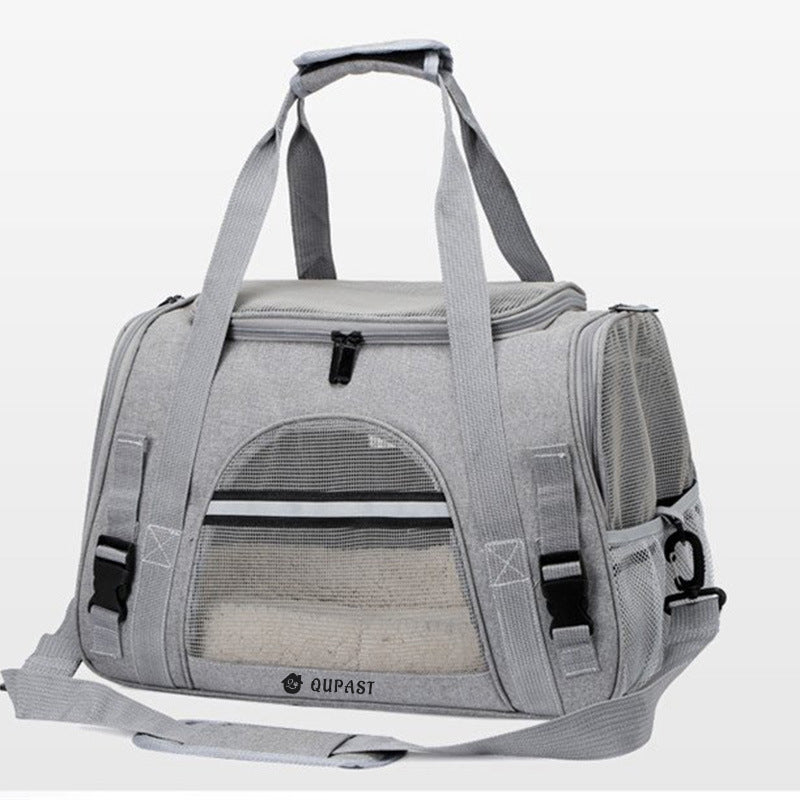 Car-mounted breathable pet carrier for outdoor use
